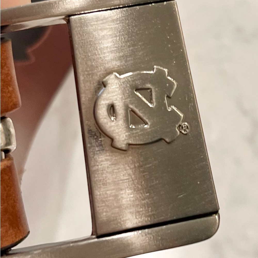 Leather distressed brown belt University North Carolina men's belt size 34.